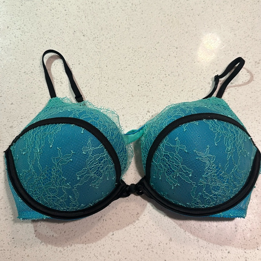Victorias Secret bombshell bra